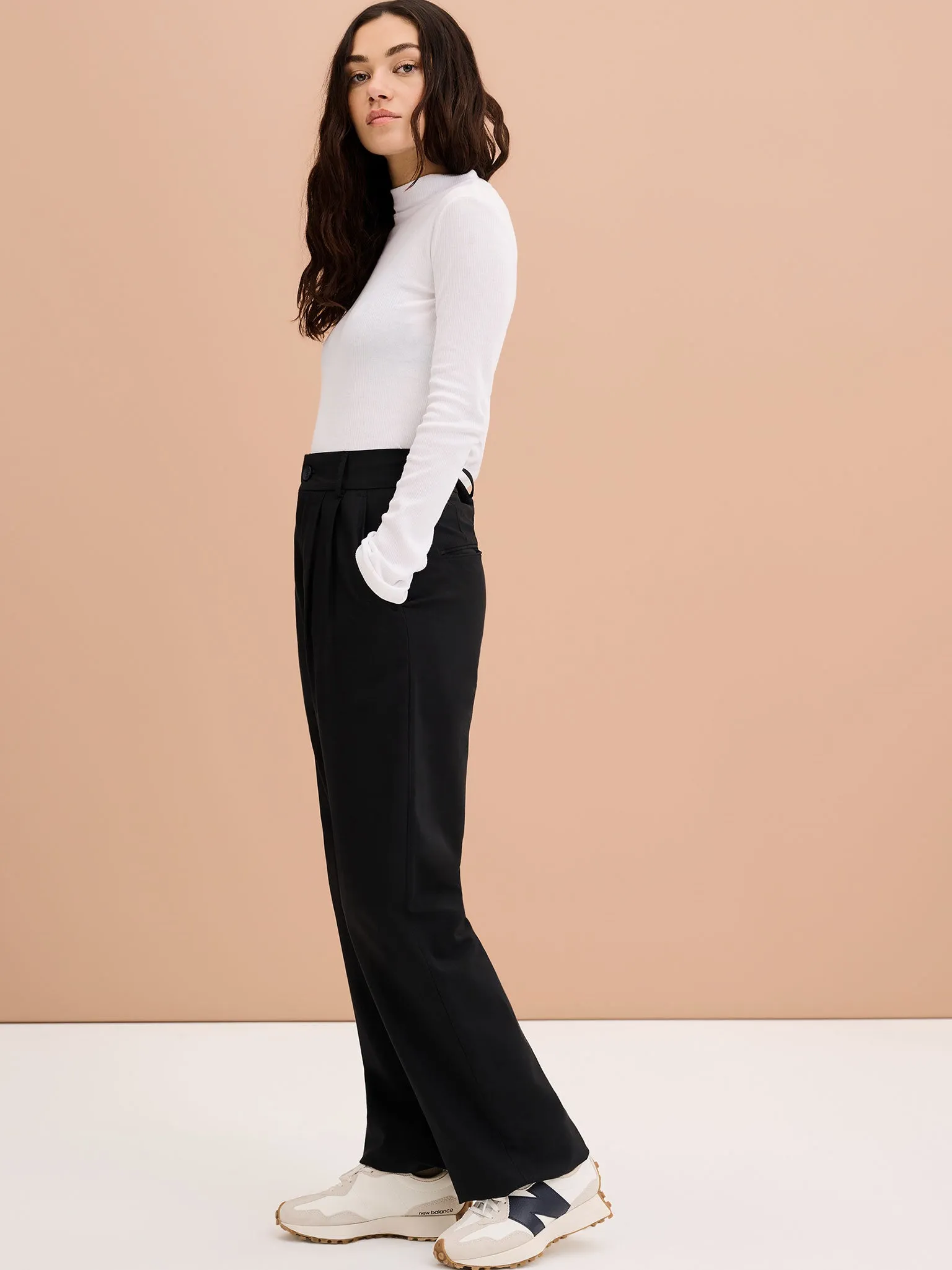 Cinnamon Short Trouser in Black