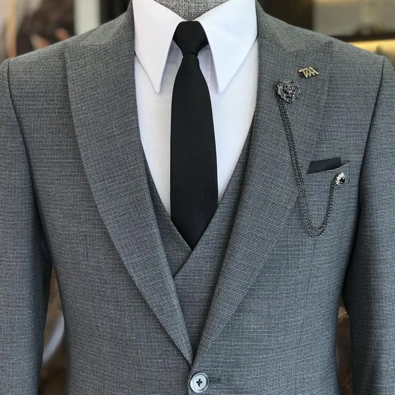 Classic Gray Peaked Lapel Three Pieces Business Men Suits One Button Wedding Groom Suits